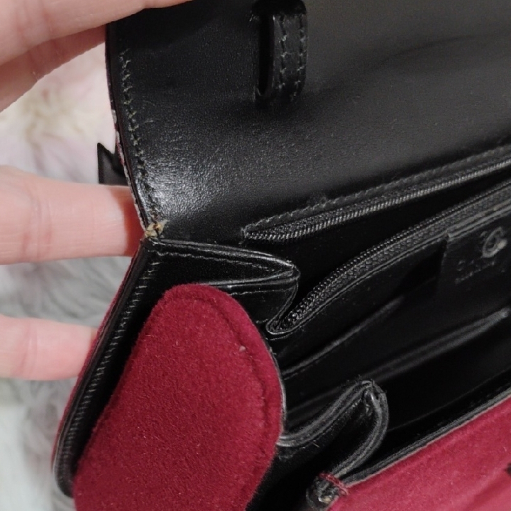 Authentic Gucci Red Wool Shoulder Bag W Twist  Lock Flap Closure - Picture 14 of 16